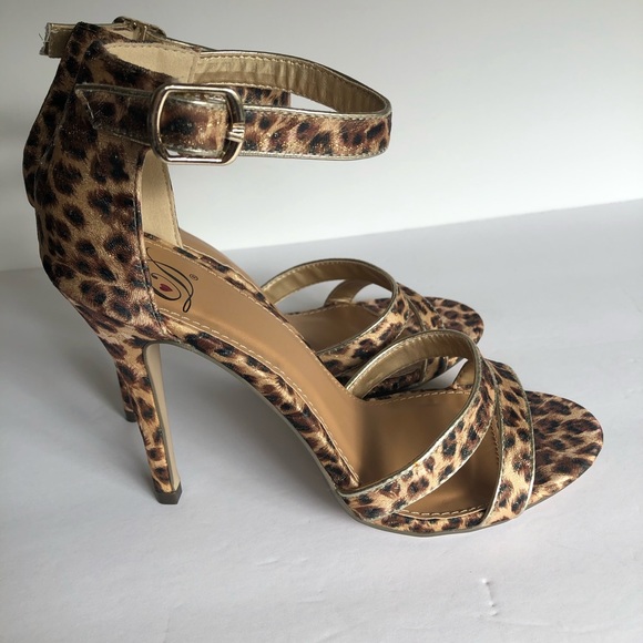 Cheetah Heels - Picture 2 of 7